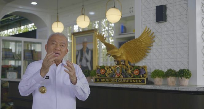 
					Ket.Gubernur Kalsel Muhidin menetapkan besaran UMP dan UMSP Kalsel Tahun 2026 berdasarkan hasil rekomendasi Dewan Pengupahan, Rabu (24/12/2025). Foto.Mc Kalsel