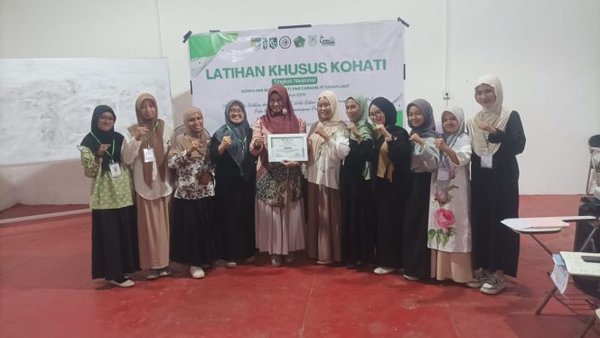 
					Ket.PLT Kadisdik Tala mengisi materi di forum Latihan Khusus Kohati tingkat nasional. Foto.syaiful