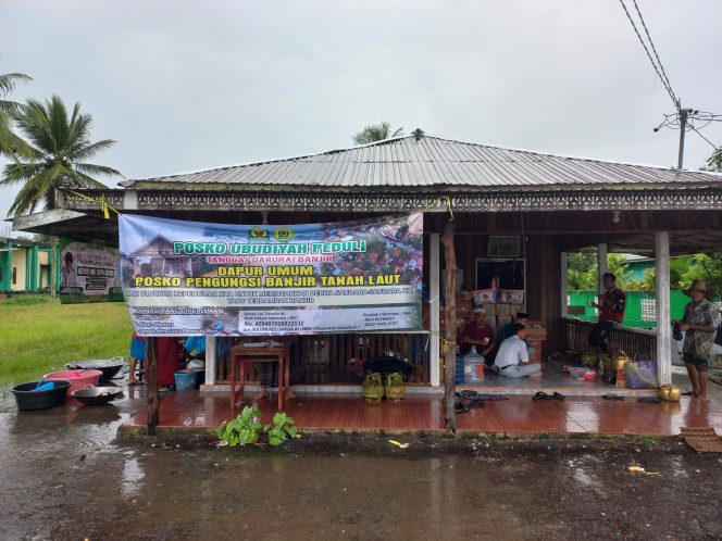 
					Ket. Ponpes ubudiyah membuka dapur umum untuk menampung korban banjir. (5/1/2025).Foto.istimewa