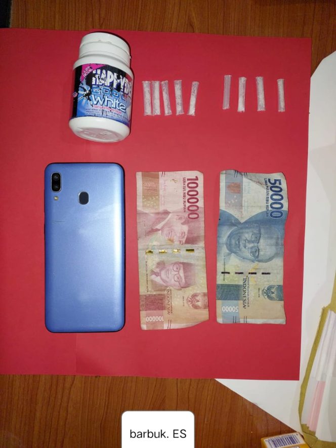 
					Ket. Barang Bukti yang didapat kan dari hasil penangkapan Oleh satresnarkoba tala. Foto Humaspolrestala 