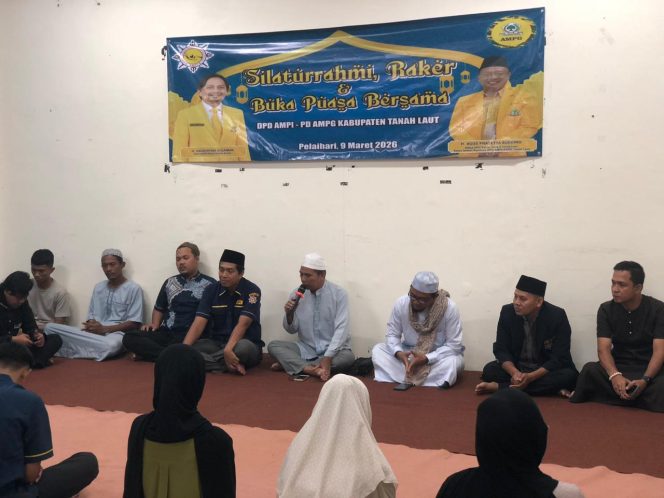 
					Ket. Sinergi Pemuda: AMPI & AMPG Tanah Laut Gelar Raker dan Buka Bersama, Gedung pemuda Tanah Laut ,Senin (9/3). Foto.Syaiful