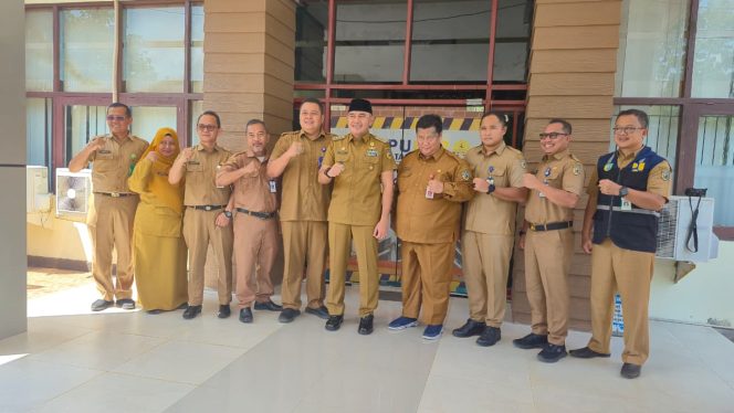 
					Ket.Bupati tanah laut melakukan kunjungan kedinas PUPR tala. Foto.Istimewa