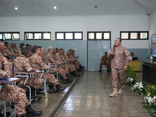 Ket.Sebanyak 129 Kepala Desa dari Kabupaten Tanah Laut mengikuti sesi pendalaman materi di kelas saat pelatihan peningkatan kapasitas kepemimpinan di IPDN Jatinangor. Foto.Ist