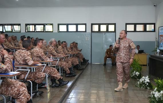 Ket.Sebanyak 129 Kepala Desa dari Kabupaten Tanah Laut mengikuti sesi pendalaman materi di kelas saat pelatihan peningkatan kapasitas kepemimpinan di IPDN Jatinangor. Foto.Ist