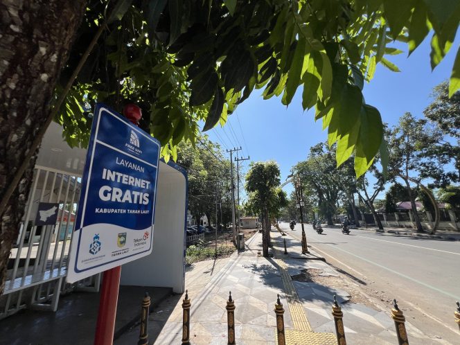 
					Ket.Salah satu posisi WIFI gratis di dekat Mall Pelayanan Publik. Foto.Ist