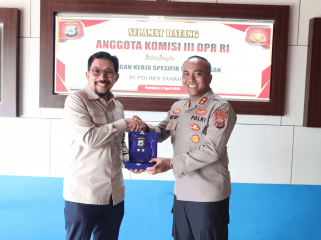 Ket.Kunjungan Kerja Komisi III DPR RI Machfud Arifin di Polres Tanah Laut. Foto.Ist