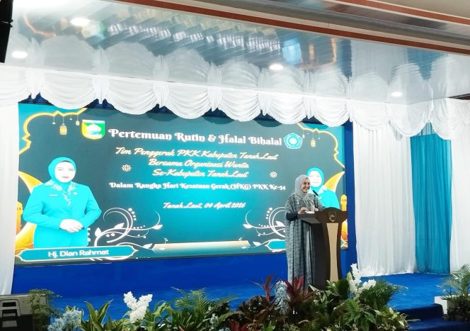 
					Ket.kegiatan Halal Bihalal dan pertemuan rutin TP PKK Kabupaten Tanah Laut dalam rangka peringatan HKG PKK ke-54 tahun 2026 di Balairung Tuntung Pandang. Foto.Ariyani