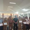 Ket.Bupati Tanah Laut berfoto bersama para ASN usai penyerahan SK pensiun di Gedung Satrantang Sruntung, Pelaihari. Foto.Ariyani
