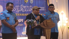Ket.Anggota DPRD Tanah Bumbu Andi Rustianto (tengah)saat memberikan sambutan di Musda KNPI Kabupaten Banjar. Foto.Ryan Wardani