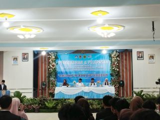 Ket.Bupati Tanah Laut saat menghadiri pengukuhan dan pelepasan 92 siswa lulusan angkatan ke-42 SMK Pertanian Pembangunan Pelaihari. Foto.Ariyani
