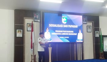 Ket.Bupati Tanah Laut memberikan sambutan saat sosialisasi program pendidikan pascasarjana bersama Universitas Lambung Mangkurat di Pelaihari. Foto.Ariyani