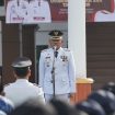 Ket.Bupati Tanah Laut H. Rahmat Trianto menyampaikan amanat saat upacara gabungan peringatan Hari Otonomi Daerah ke-30 dan Hari Pendidikan Nasional 2026 di halaman Kantor Bupati Tanah Laut.Foto.Ist