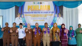 Ket.Wakil Bupati Tanah Laut H. M. Zazuli saat menghadiri penilaian Tim Peningkatan Kualitas Keluarga Daerah (TPK2D) di Desa Damar Lima, Kecamatan Batu Ampar.Foto.Ist