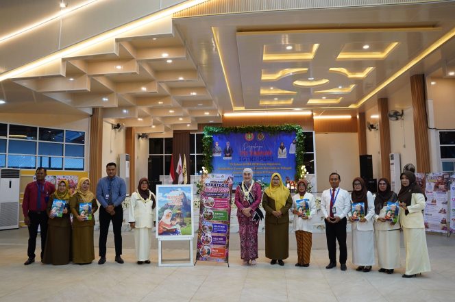 
					Ket.Bunda PAUD Kabupaten Tanah Laut Hj. Dian Rahmat saat menghadiri peringatan HUT ke-76 IGTKI di Gedung 83 Dua Mas, Pelaihari. Foto.Ist