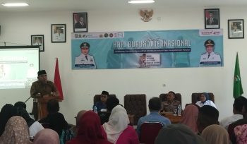 Ket.Bupati Tanah Laut menyampaikan sambutan dalam kegiatan penyerahan bantuan BPJS Ketenagakerjaan di Disnaker Tanah Laut. Foto.Ariyani