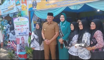 Ket.Bupati tala Rahmat Trianto bersama Bunda Paud Dian Rahmat , diacara Tala Education Expo 2026 . Foto.Syaiful