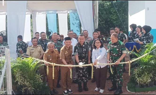
					Peresmian - Satuan Pelayanan Pemenuhan Gizi SPPG Maluka Baulin Kurau oleh Lanud Sjamsudin Noor. (SANAK.ID/SYAIFUL)