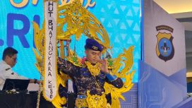 Briptu Rasyid dari Polres Kotabaru saat meraih Juara 2 Lomba Fashion Show Polri Kreasi Polda Kalsel 2026. (SANAK.ID/Ist) 