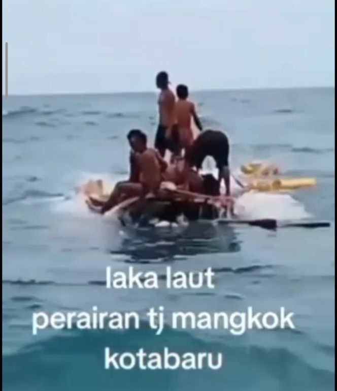 
					Tangkapan layar video - korban kecelakaan kapal nelayan terbelah di perairan Kotabaru Kalsel. (SANAK.ID/Ist)