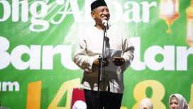 Ket.Wakil Bupati Tanah Laut HM Zazuli saat memberikan arahan mengenai pentingnya pembentukan karakter generasi muda dalam acara Tabligh Akbar menyambut 1448 Hijriah di Masjid Al Muhajirin, Desa Sungai Riam. Foto.Ist