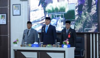 Ket.Prosesi pelantikan dan pengambilan sumpah Eko Sugiharto sebagai Direktur PT Air Minum Berkah Banua (Perseroda) periode 2026–2031 dipimpin langsung oleh Bupati Tanah Laut H. Rahmat Trianto. Foto.Ist