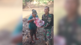 Tangkapan Layar - Lokasi penemuan bayi perempuan di bawah Jembatan Angsau Pelaihari Tanah Laut. (SANAK.ID/SYAIFUL)