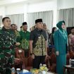 Ket.upati Tanah Laut H. Rahmat Trianto bersama Ketua TP PKK Kabupaten Tanah Laut Hj. Dian Rahmat Trianto dan unsur Forkopimda menghadiri Penandatanganan Komitmen Bersama Forum Perlindungan dan Pemenuhan Hak Anak dan Perempuan. Foto.Ist
