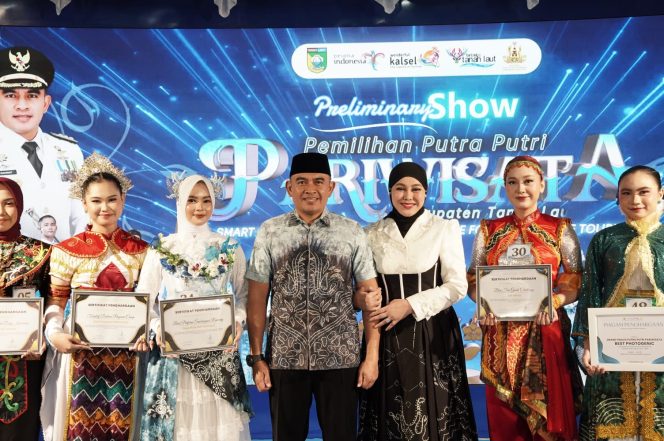 
					Ket.Ketua TP PKK Kabupaten Tanah Laut Hj. Dian Rahmat bersama Bupati Tanah Laut H. Rahmat Trianto menghadiri Malam Adu Bakat (Talent Show) Pemilihan Putra Putri Pariwisata Kabupaten Tanah Laut 2026. Foto.Ist