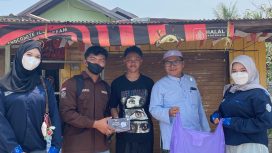 BEM Politala Salurkan Bantuan Masker Karhutla di Kalsel. (SANAK.ID/Dok.Ist)
