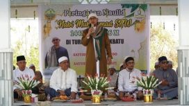 Wakil Bupati Tanah Laut HM Zazuli saat menghadiri peringatan Maulid Nabi Muhammad SAW dan Haul Datu Lokbatu. (SANAK.ID)